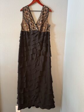 Elegant Black & Nude V-Neck Tiered Evening Dress